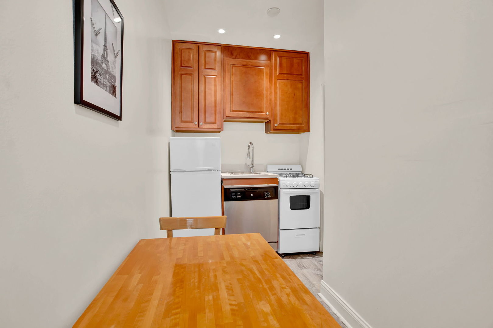 1100 N La Salle Drive Unit: 1211