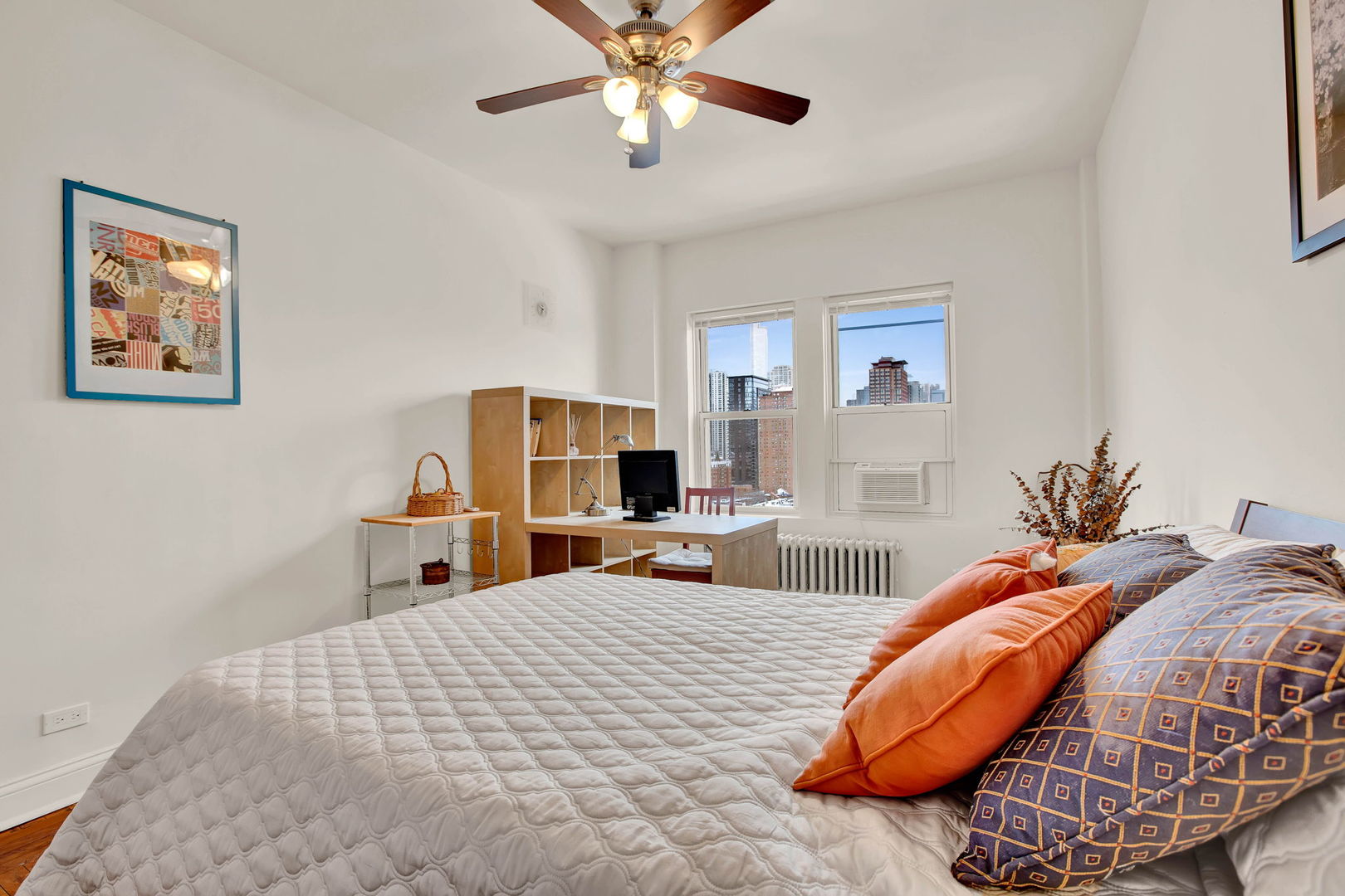 1100 N La Salle Drive Unit: 1211