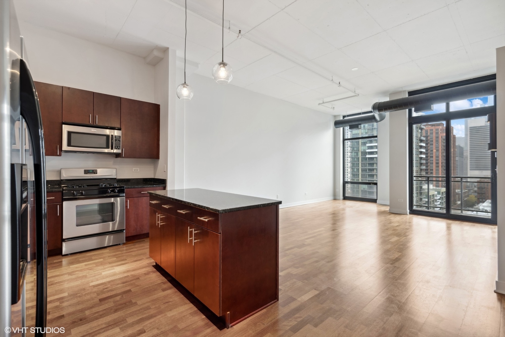 740 W Fulton Street Unit: 1107