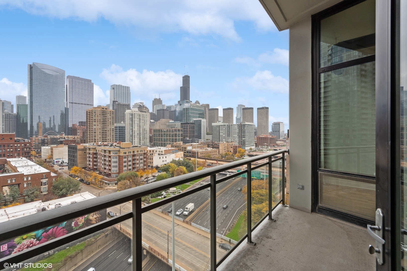 740 W Fulton Street Unit: 1107