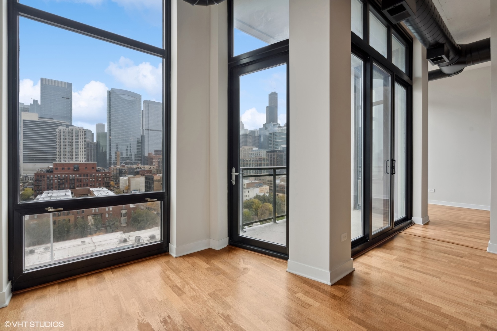 740 W Fulton Street Unit: 1107