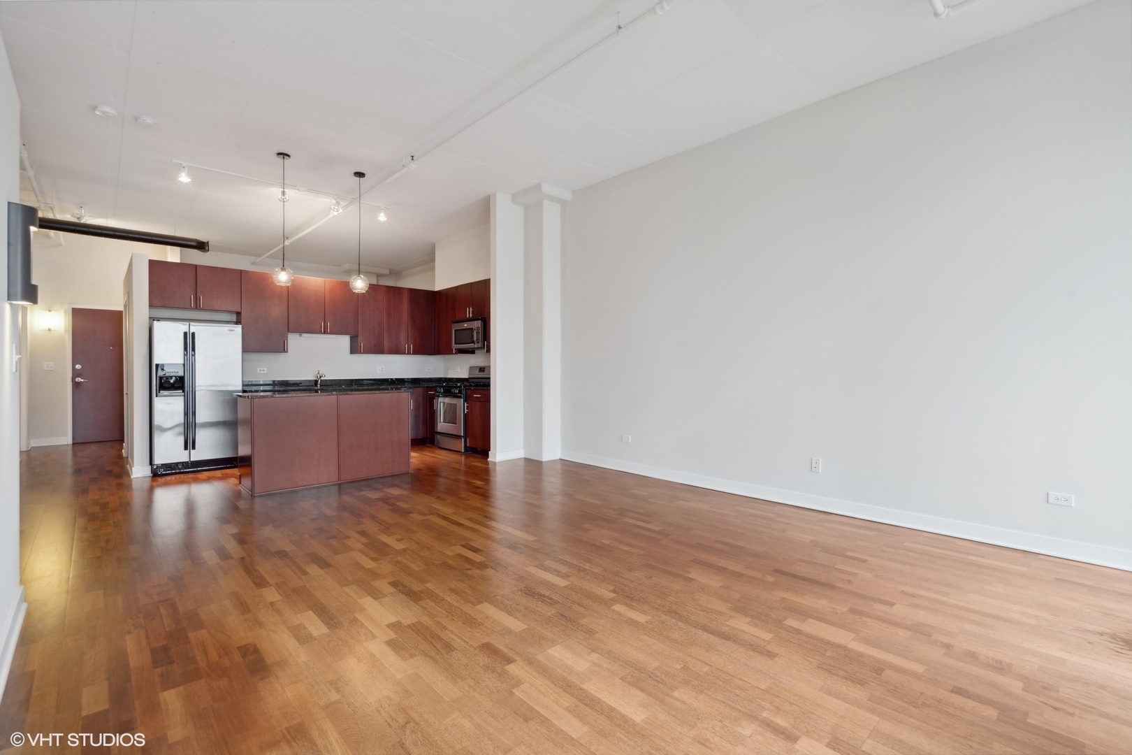 740 W Fulton Street Unit: 1107
