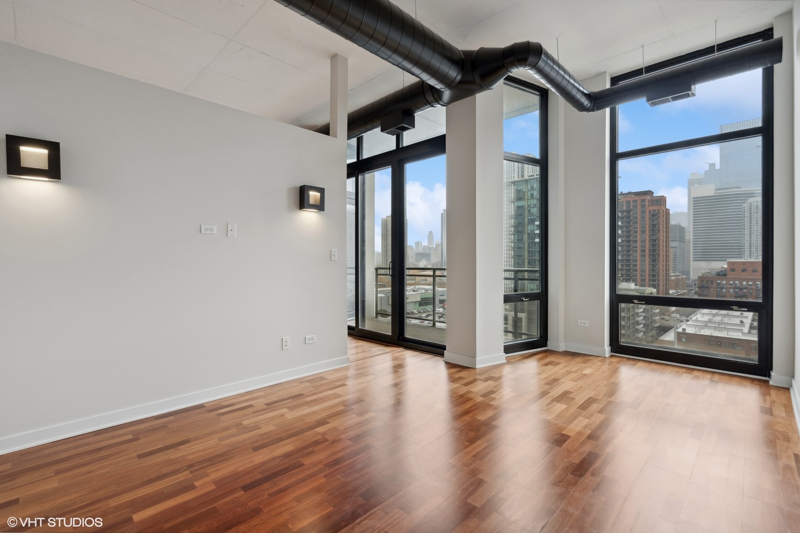740 W Fulton Street Unit: 1107
