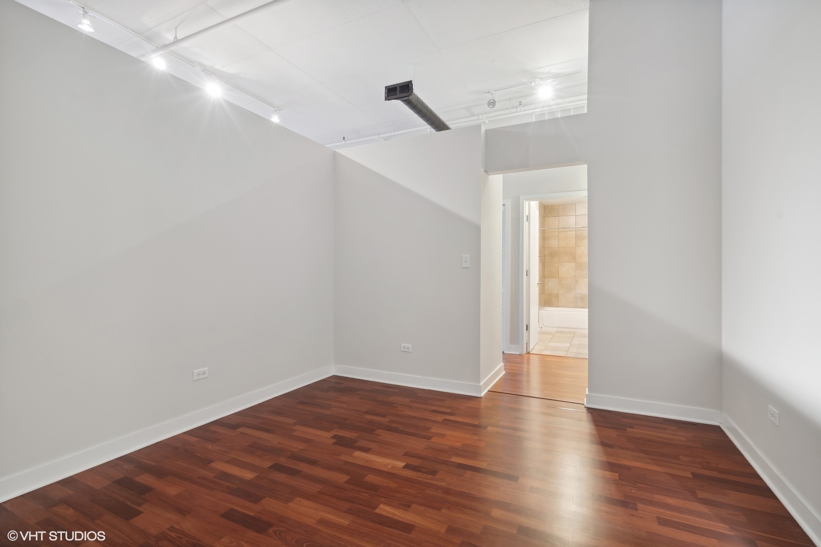 740 W Fulton Street Unit: 1107