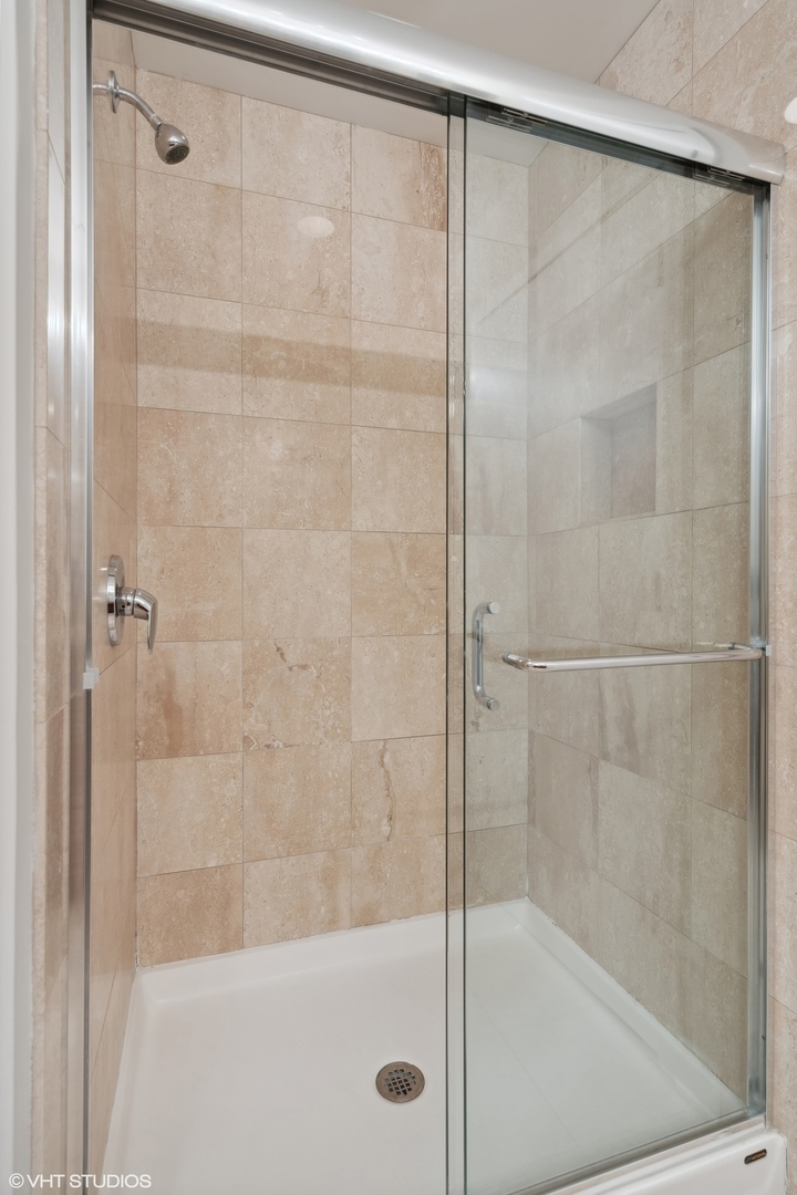740 W Fulton Street Unit: 1107