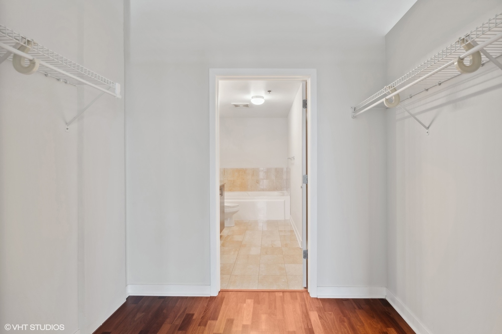 740 W Fulton Street Unit: 1107