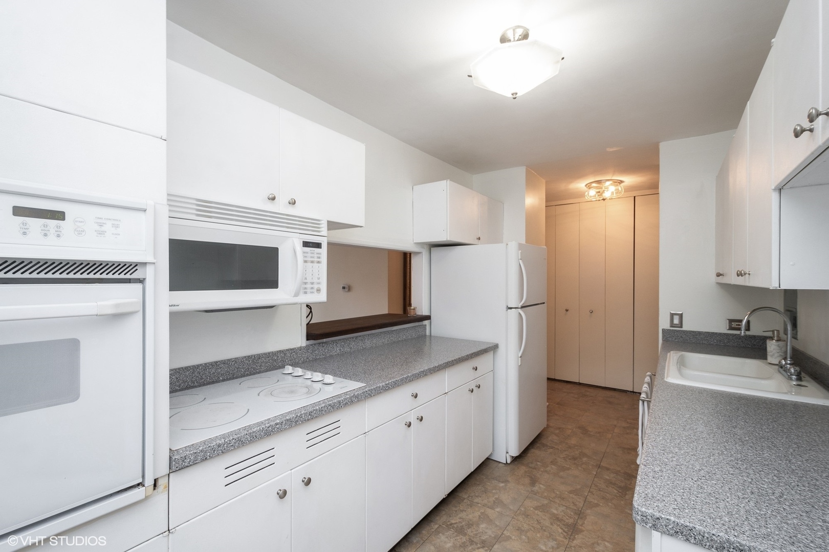 535 N Michigan Avenue Unit: 1808