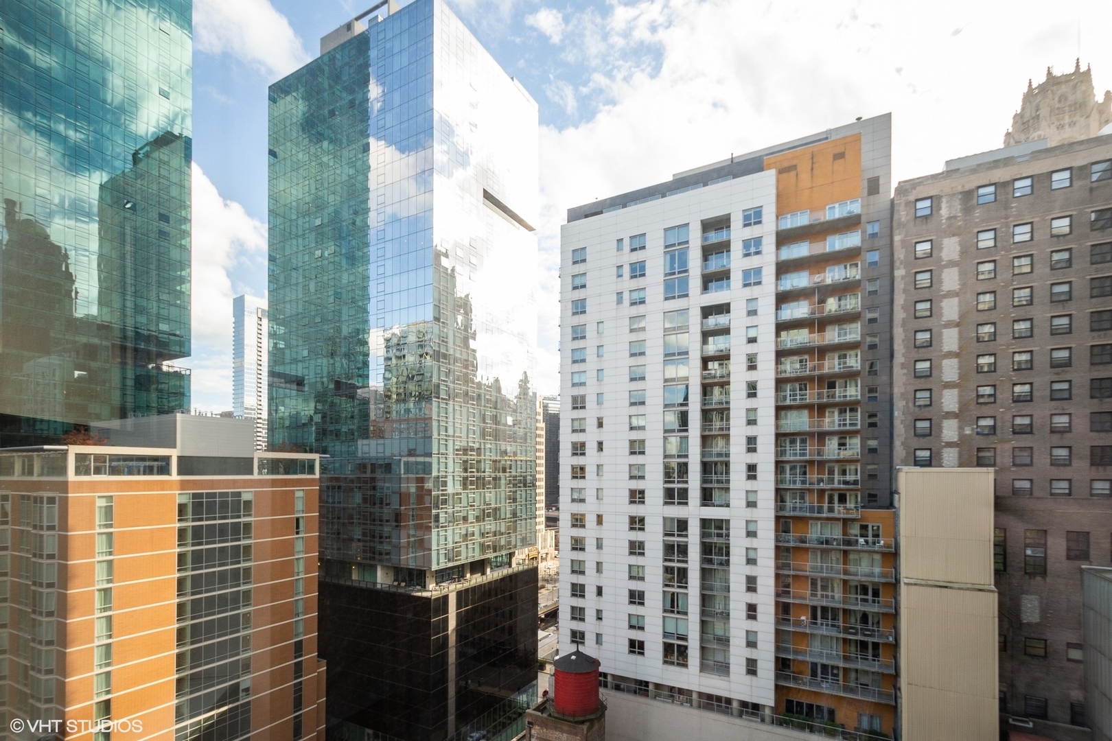 535 N Michigan Avenue Unit: 1808