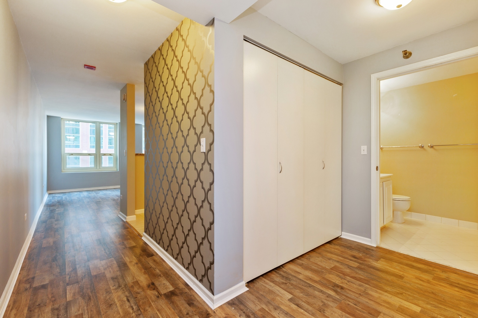 345 N La Salle Drive Unit: 1009