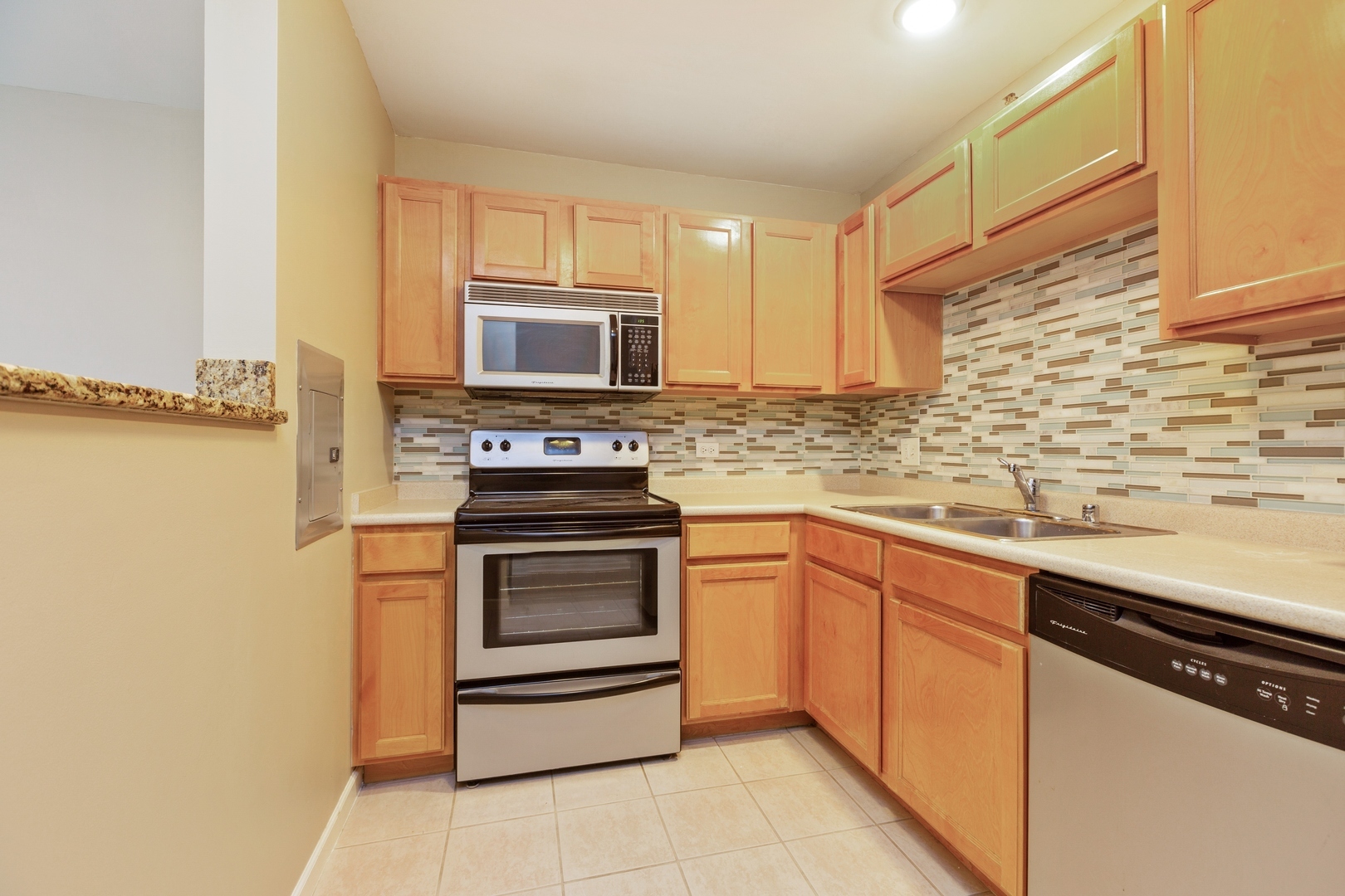 345 N La Salle Drive Unit: 1009