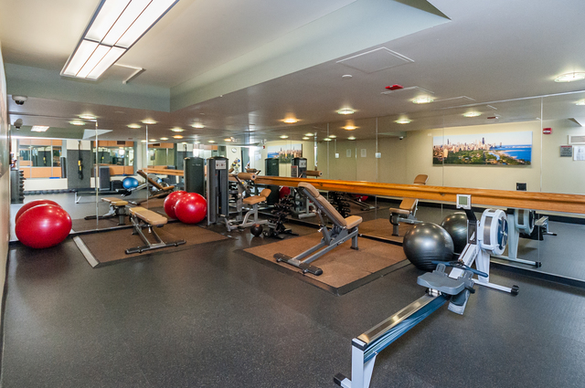 345 N La Salle Drive Unit: 1009