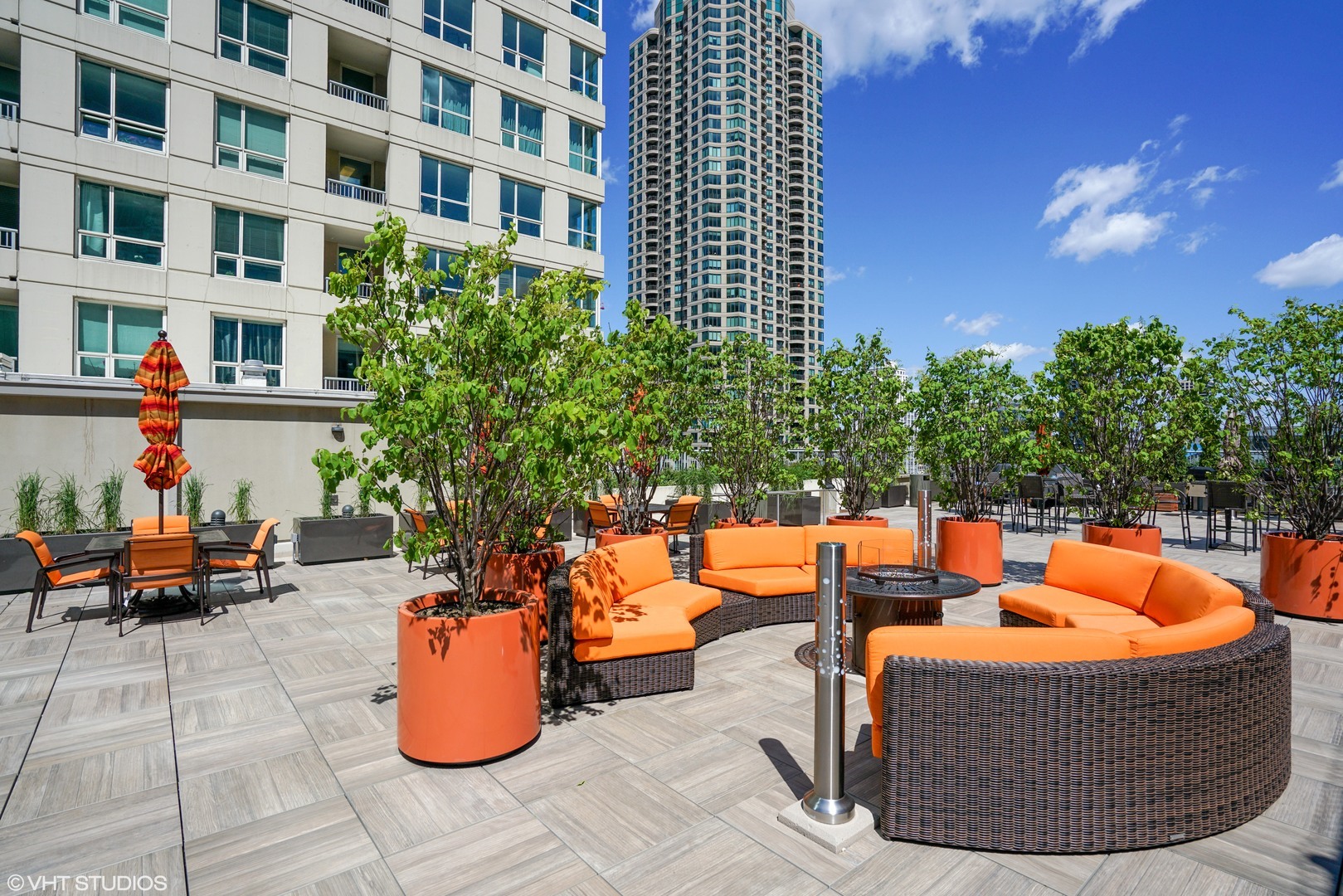 345 N La Salle Drive Unit: 1009