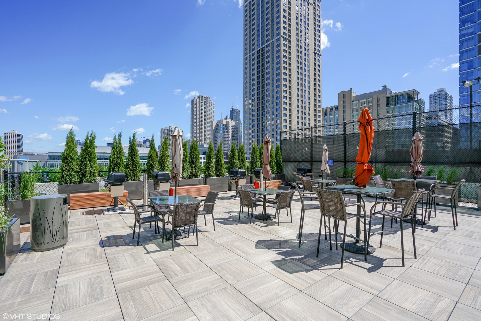 345 N La Salle Drive Unit: 1009