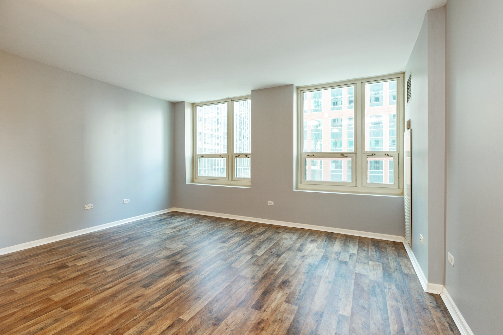 345 N La Salle Drive Unit: 1009