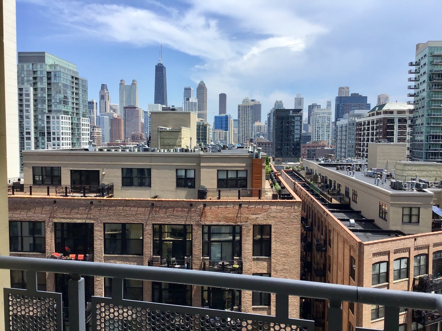 720 N Larrabee Street Unit: 1005