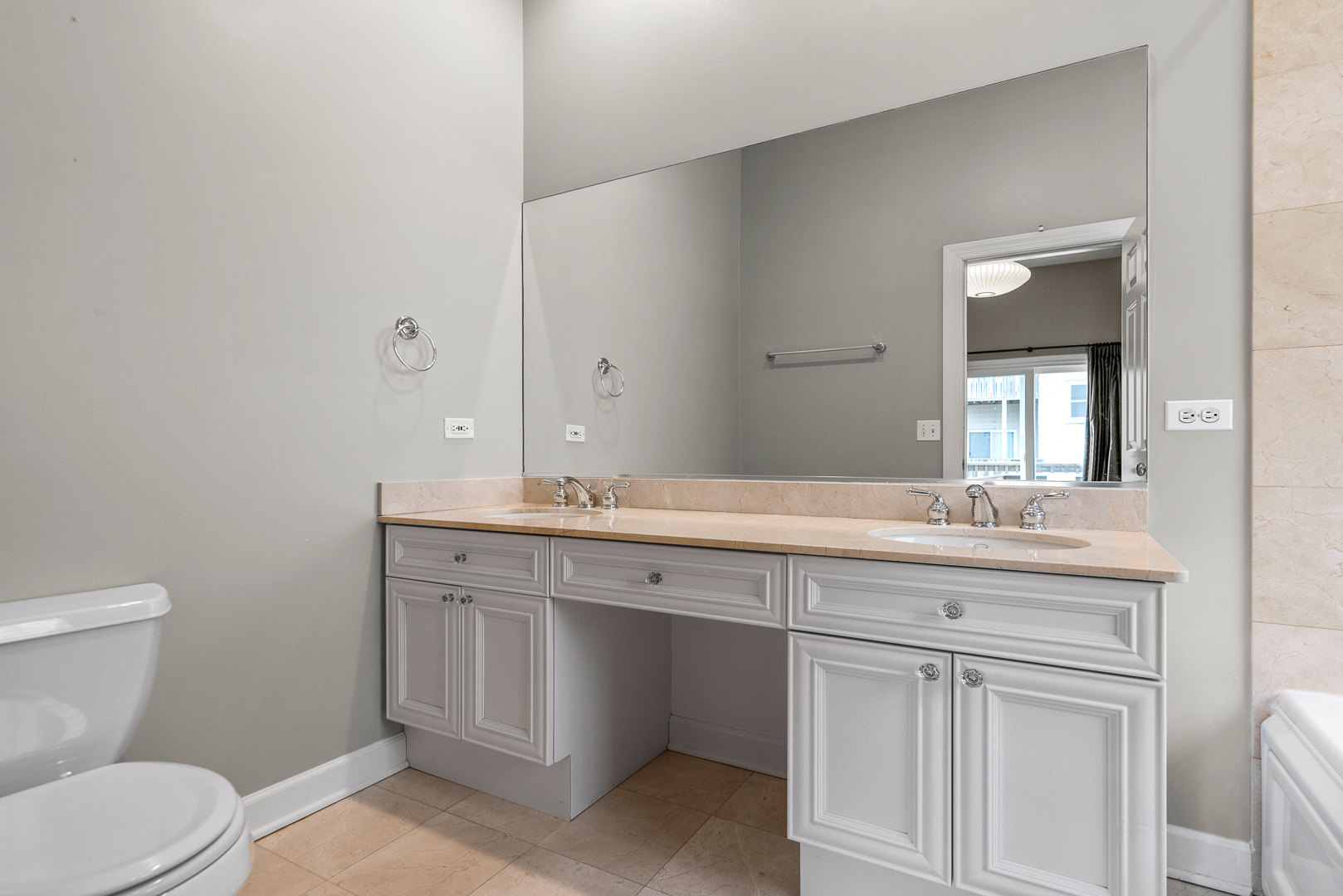 1545 N NORTH PARK Avenue Unit: 3N