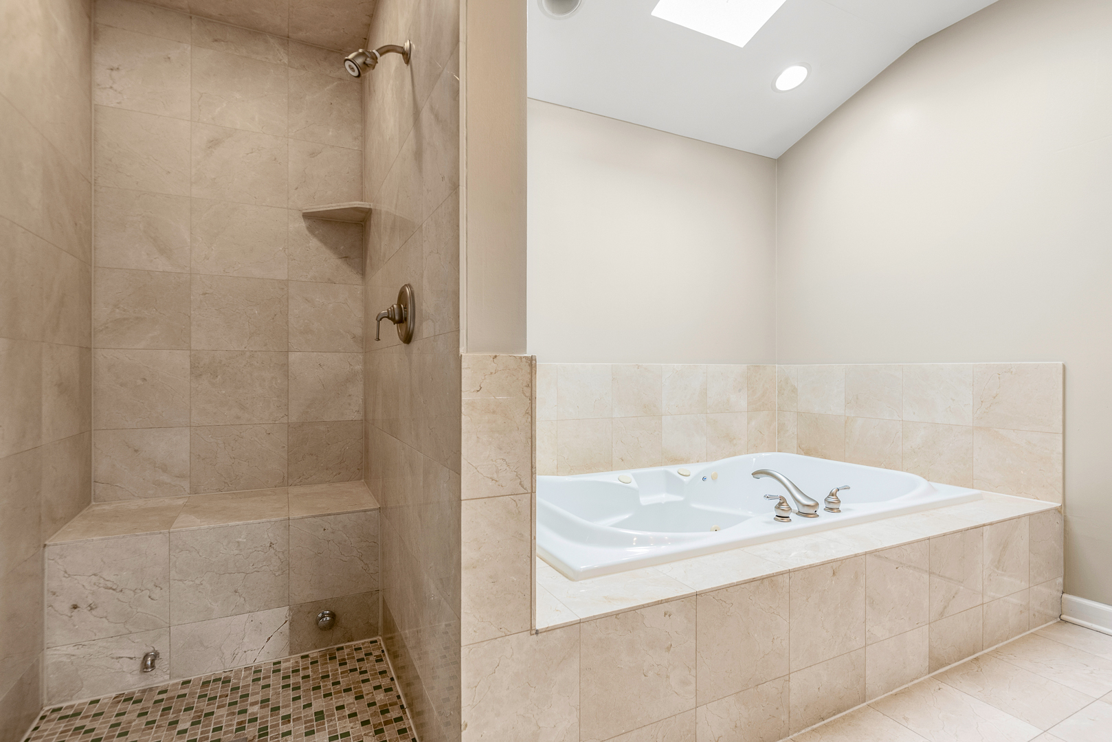 1545 N NORTH PARK Avenue Unit: 3N