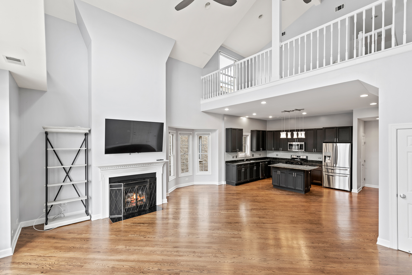 1545 N NORTH PARK Avenue Unit: 3N