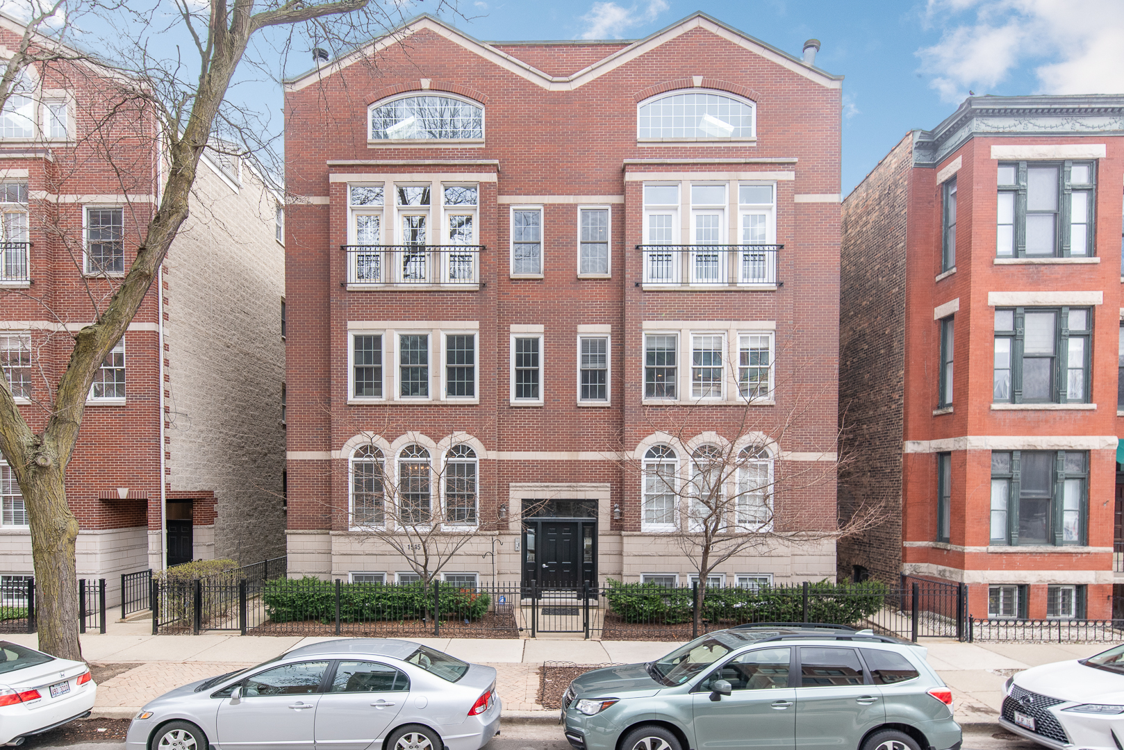 1545 N NORTH PARK Avenue Unit: 3N
