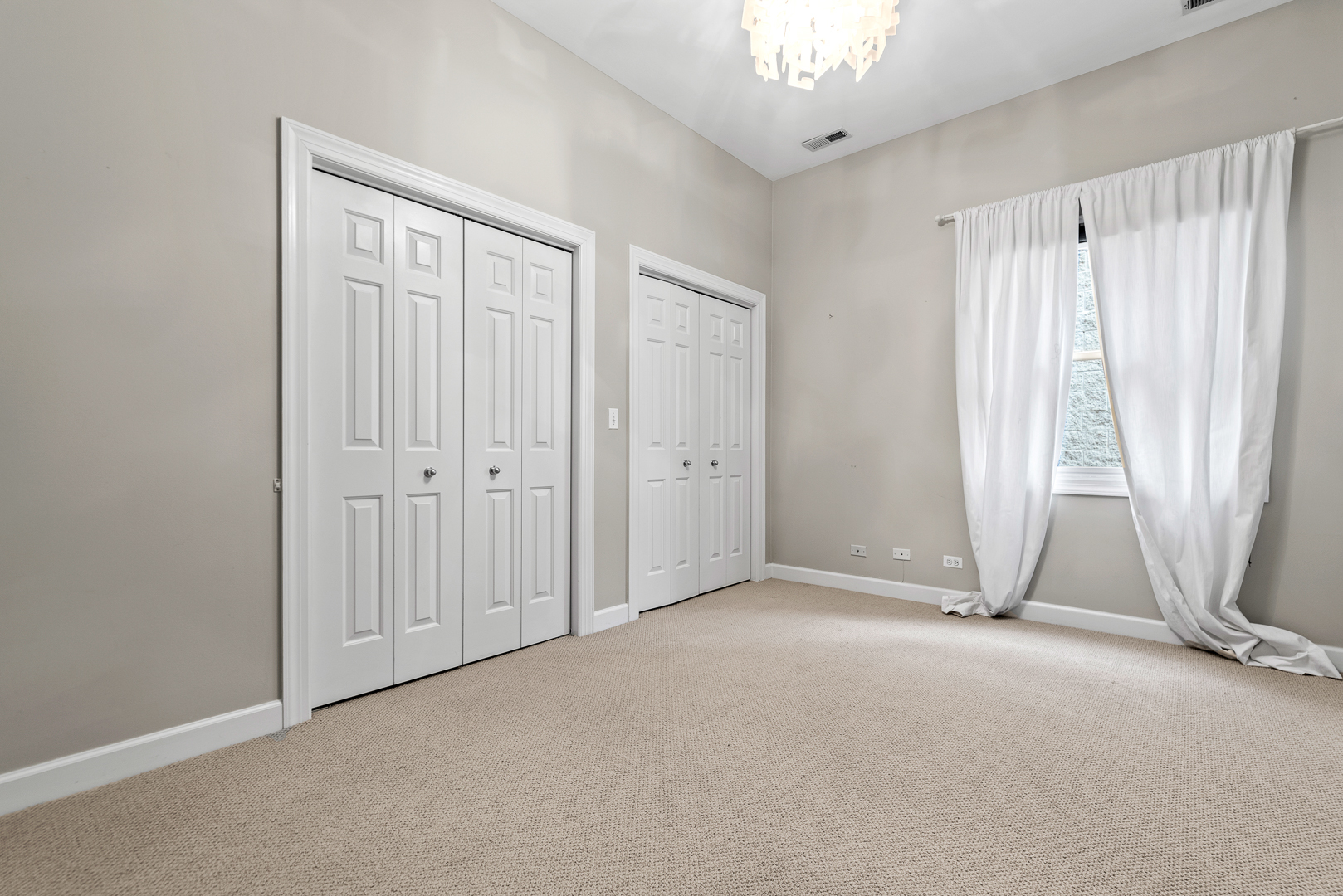 1545 N NORTH PARK Avenue Unit: 3N