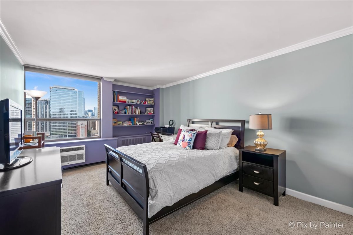 1360 N Sandburg Terrace Unit: 2203