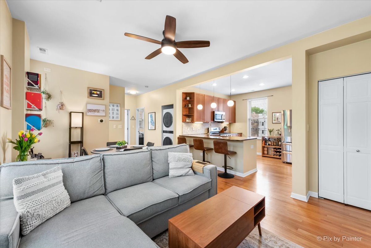 2550 N AVERS Avenue Unit: 2S