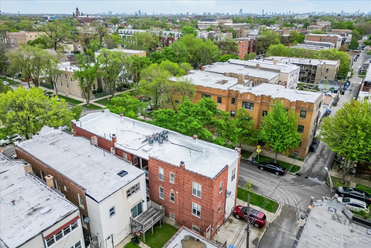 2550 N AVERS Avenue Unit: 2S