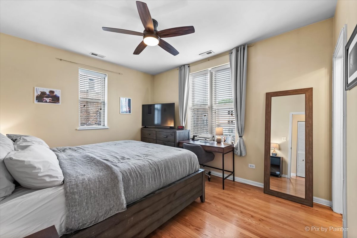 2550 N AVERS Avenue Unit: 2S