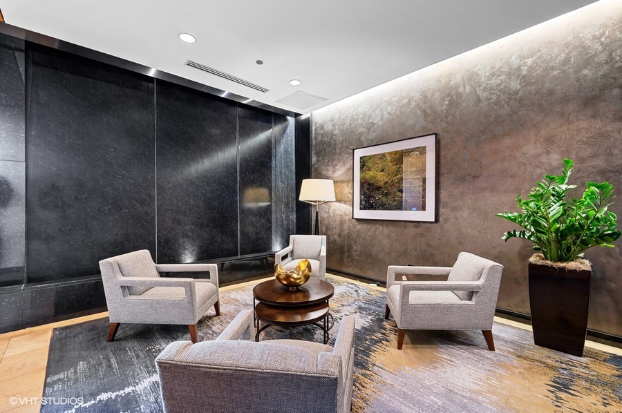 600 N Lake Shore Drive Unit: 1412