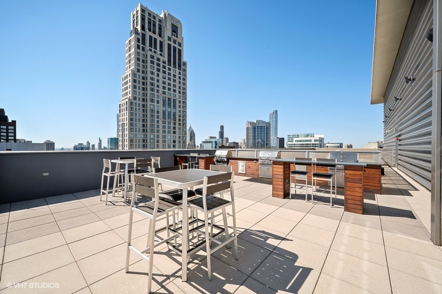 600 N Lake Shore Drive Unit: 1412