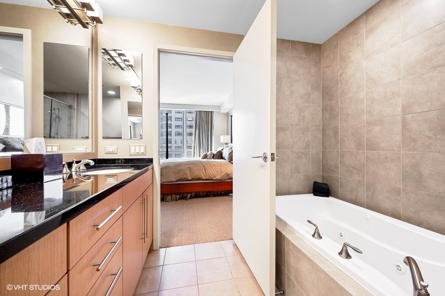 600 N Lake Shore Drive Unit: 1412