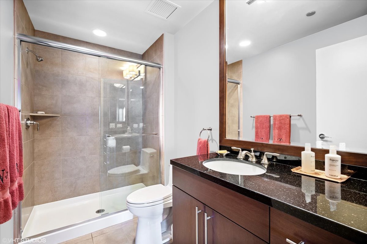 600 N Lake Shore Drive Unit: 1412