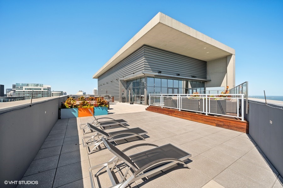 600 N Lake Shore Drive Unit: 1412