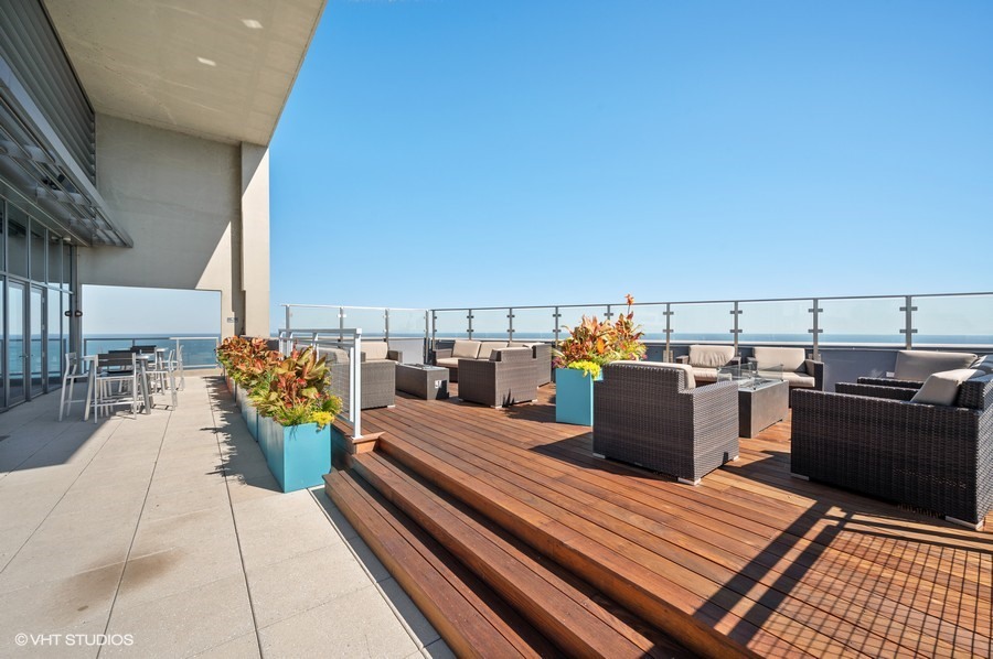 600 N Lake Shore Drive Unit: 1412