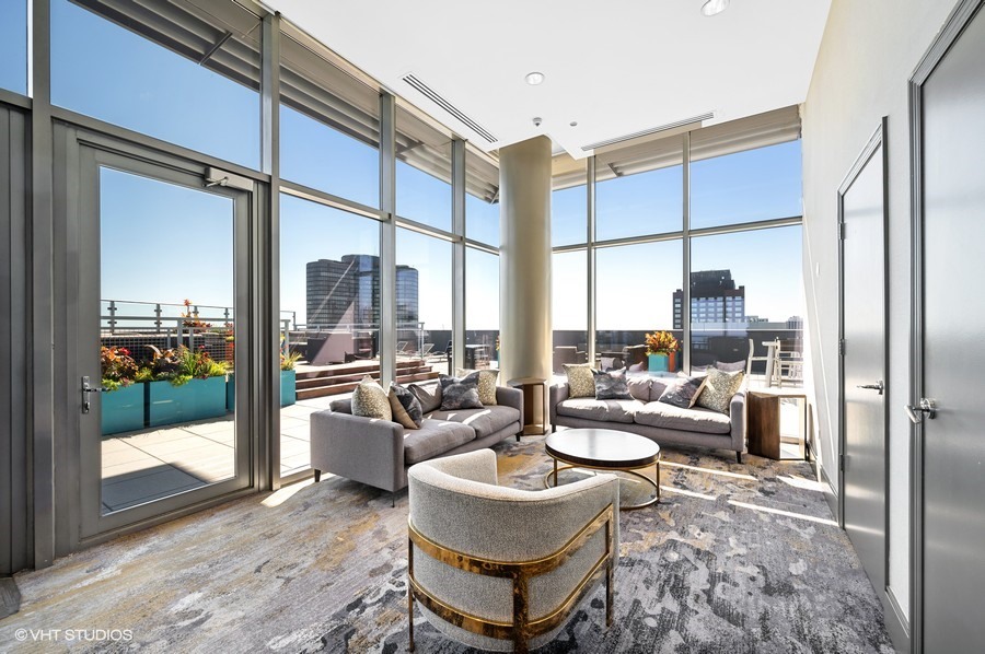 600 N Lake Shore Drive Unit: 1412