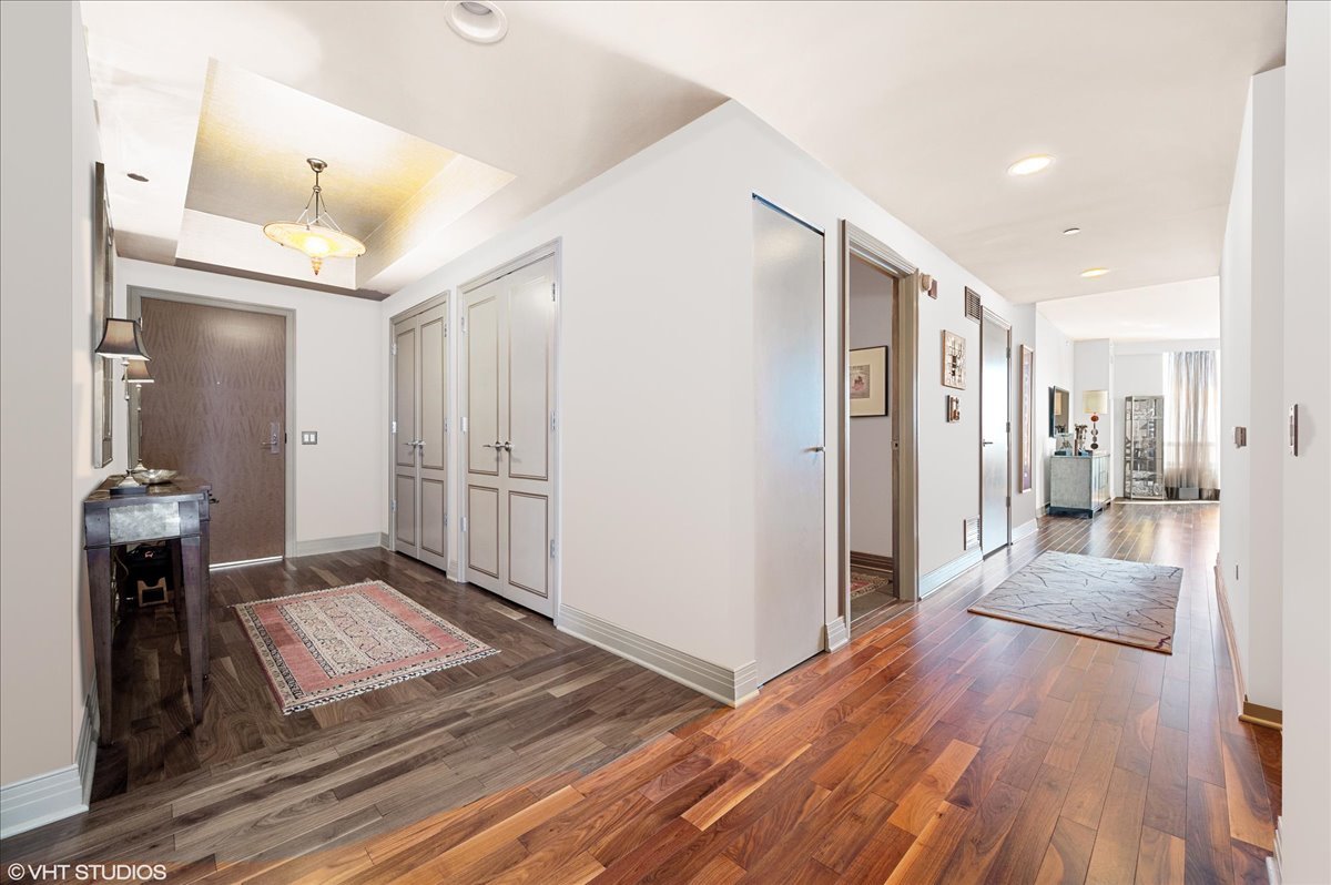 600 N Lake Shore Drive Unit: 1412