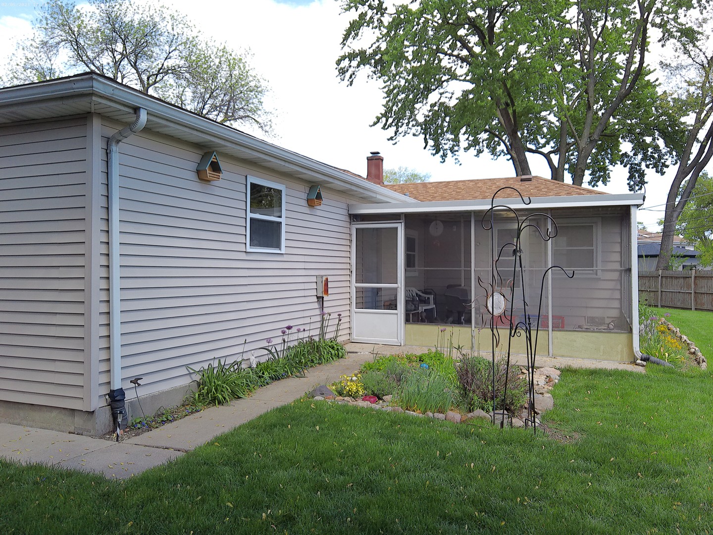 1881 Paula Lane