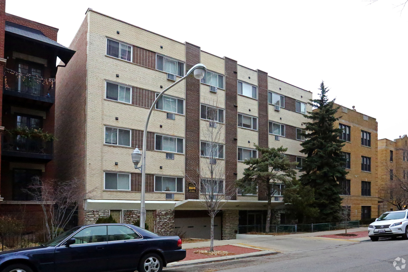 736 W Buena Avenue Unit: 301