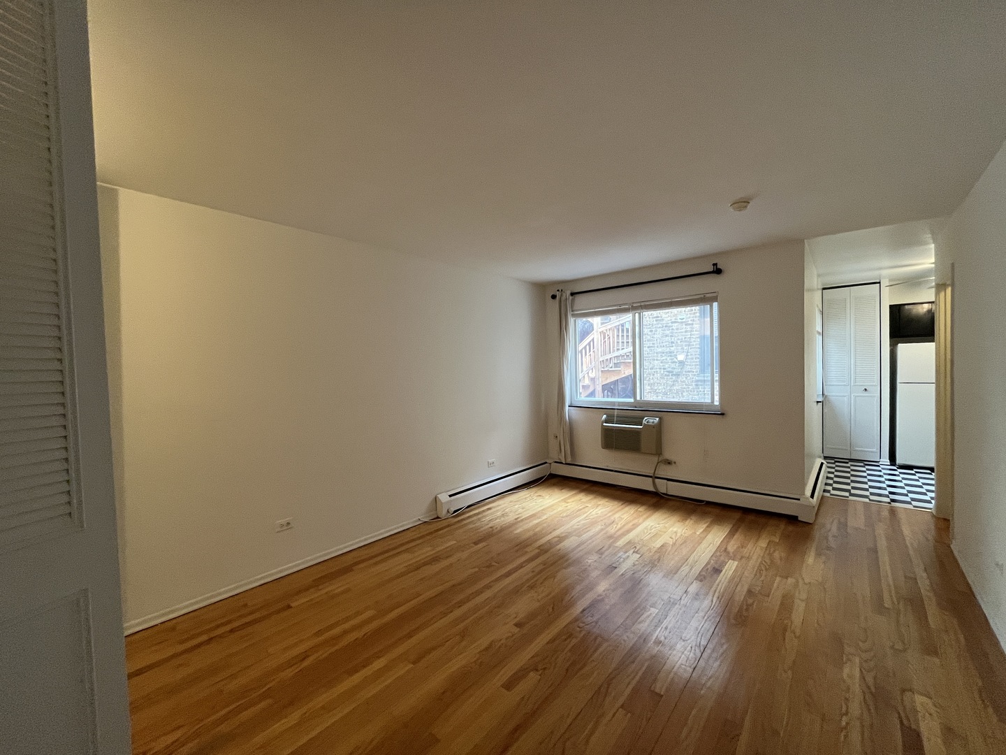 736 W Buena Avenue Unit: 301