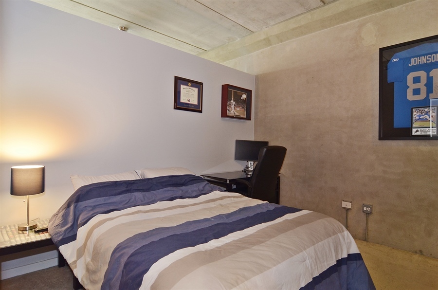 630 N Franklin Street Unit: 813