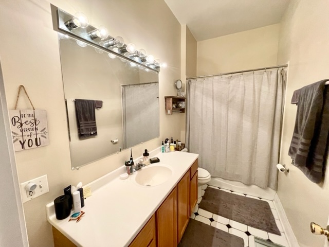 1459 N MILWAUKEE Avenue Unit: 4A