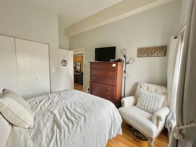 1459 N MILWAUKEE Avenue Unit: 4A
