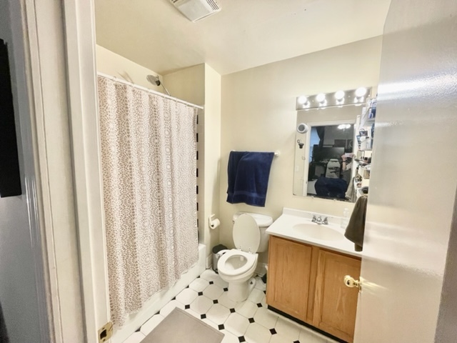 1459 N MILWAUKEE Avenue Unit: 4A
