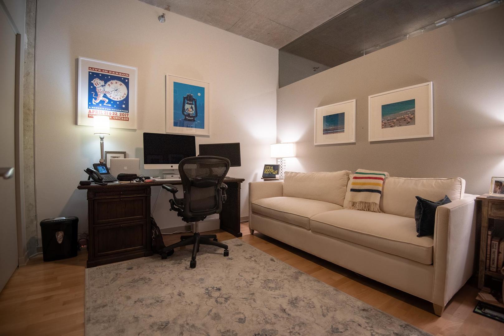 700 N Larrabee Street Unit: 1502