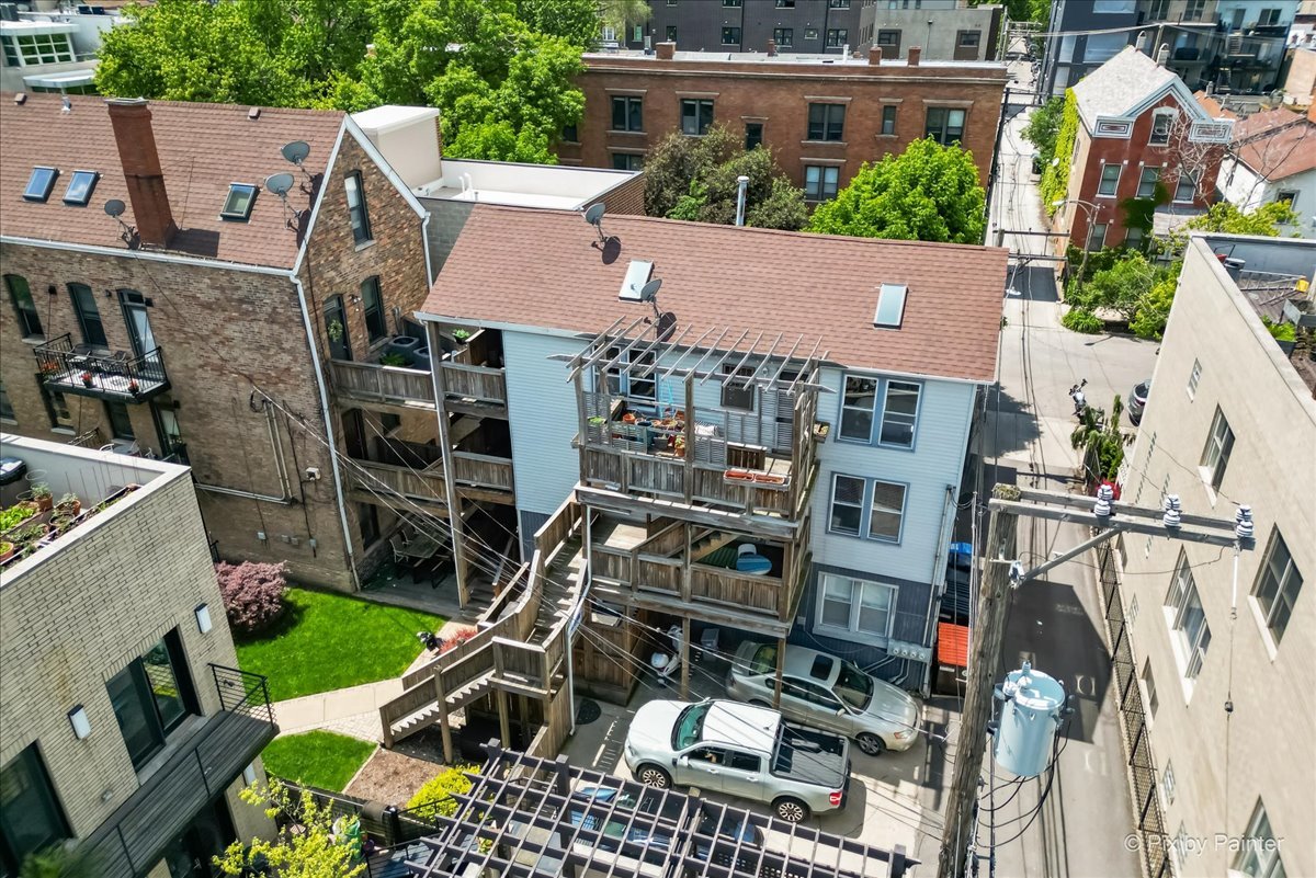1920 W Dickens Avenue Unit: 2C