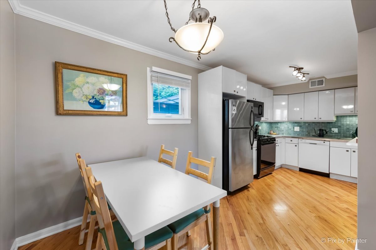 1920 W Dickens Avenue Unit: 2C