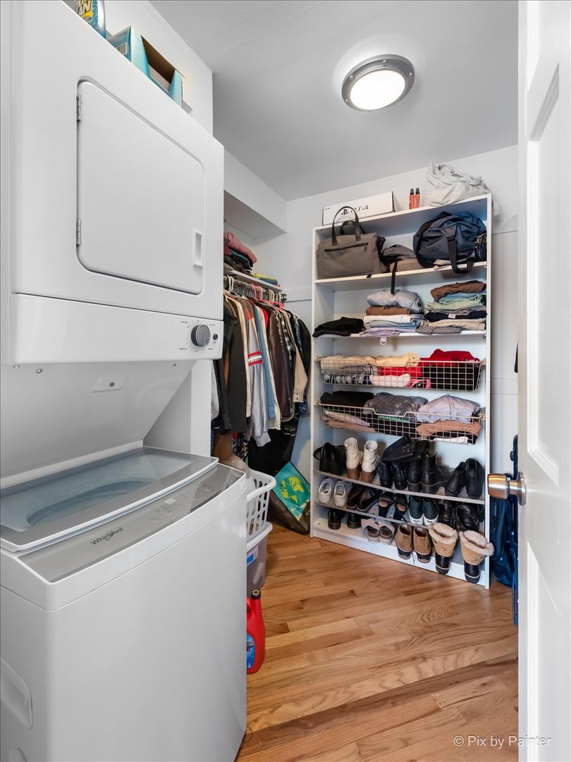 1920 W Dickens Avenue Unit: 2C
