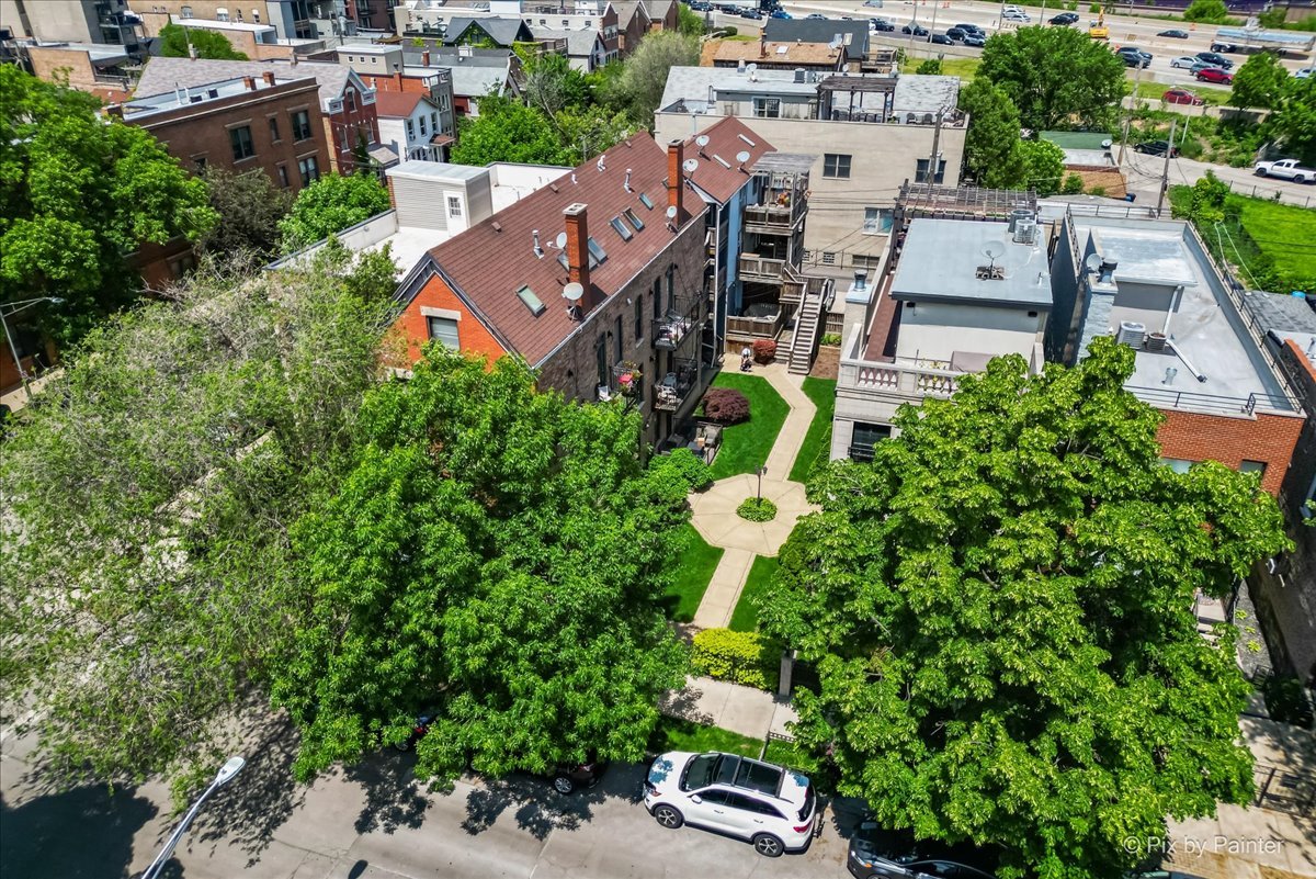1920 W Dickens Avenue Unit: 2C