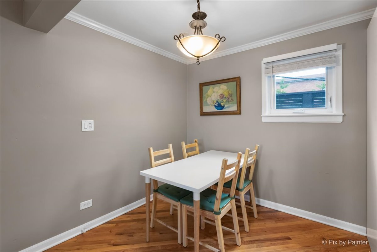 1920 W Dickens Avenue Unit: 2C