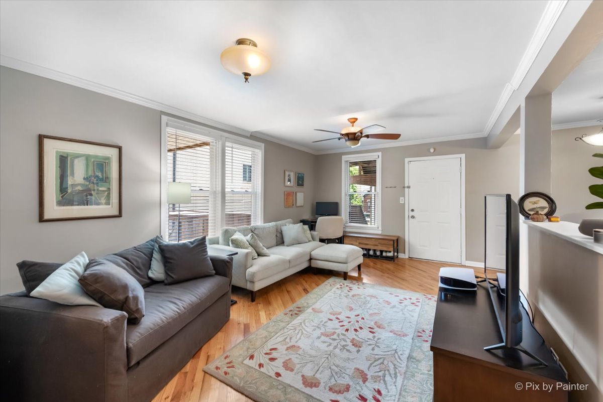 1920 W Dickens Avenue Unit: 2C
